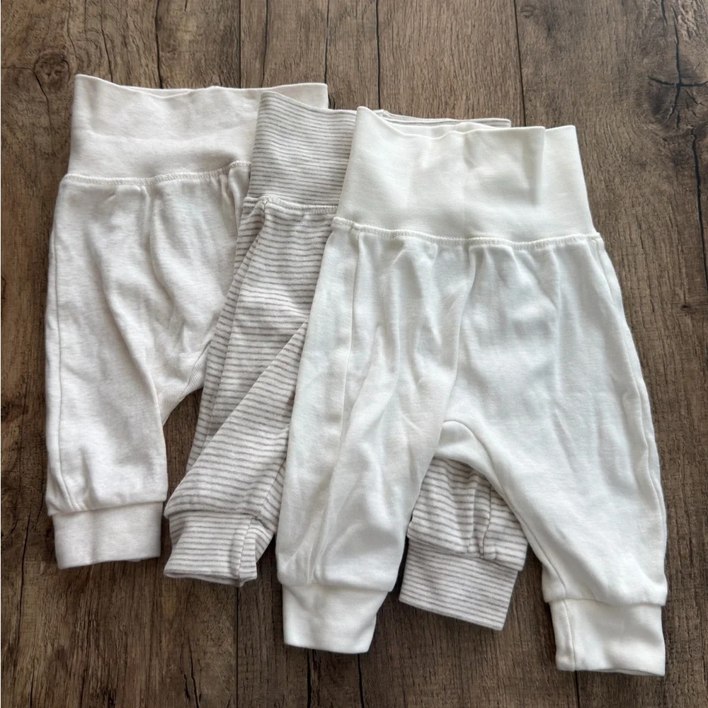 NewBorn Bundle - Zara, Colored Organics, H & M, Carters, Kendi - Picture 6 of 12